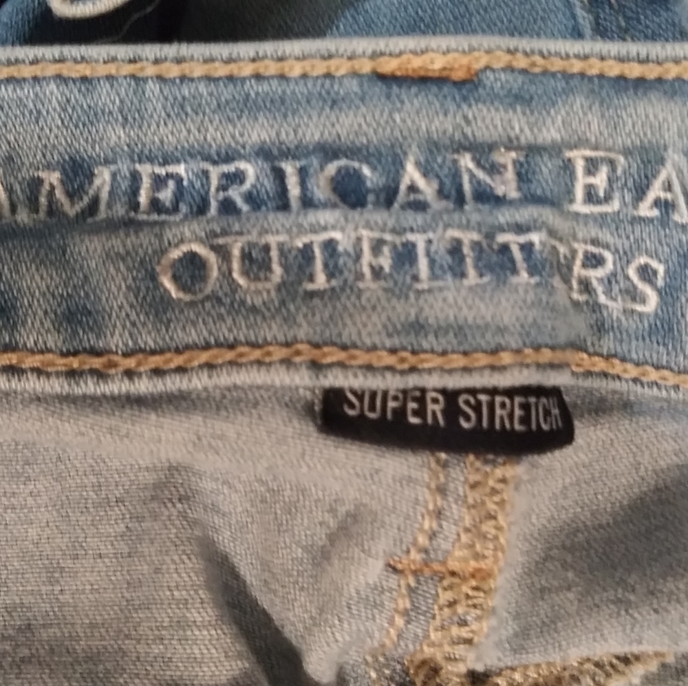 Distressed jeans - Picture 6 of 8